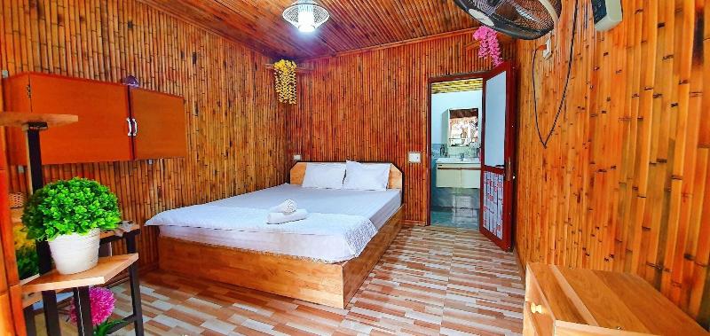 Quoc Khanh Bamboo Homestay image