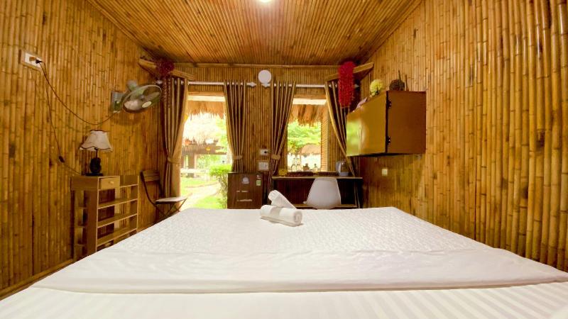 Quoc Khanh Bamboo Homestay image