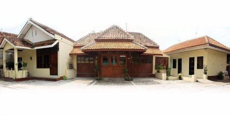 RedDoorz near Danurejan Malioboro image
