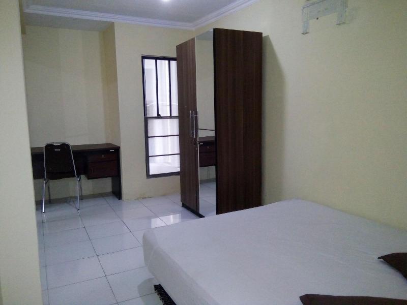 RedDoorz near Danurejan Malioboro image