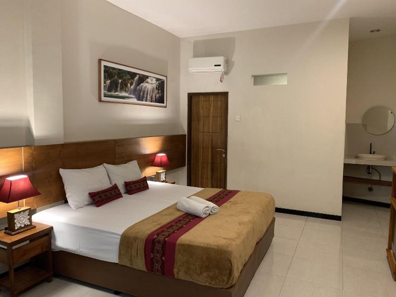 Kuta Suci Beach Hotel image