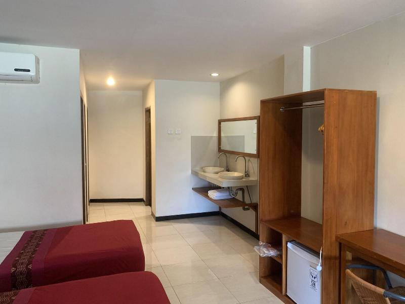 Kuta Suci Beach Hotel image