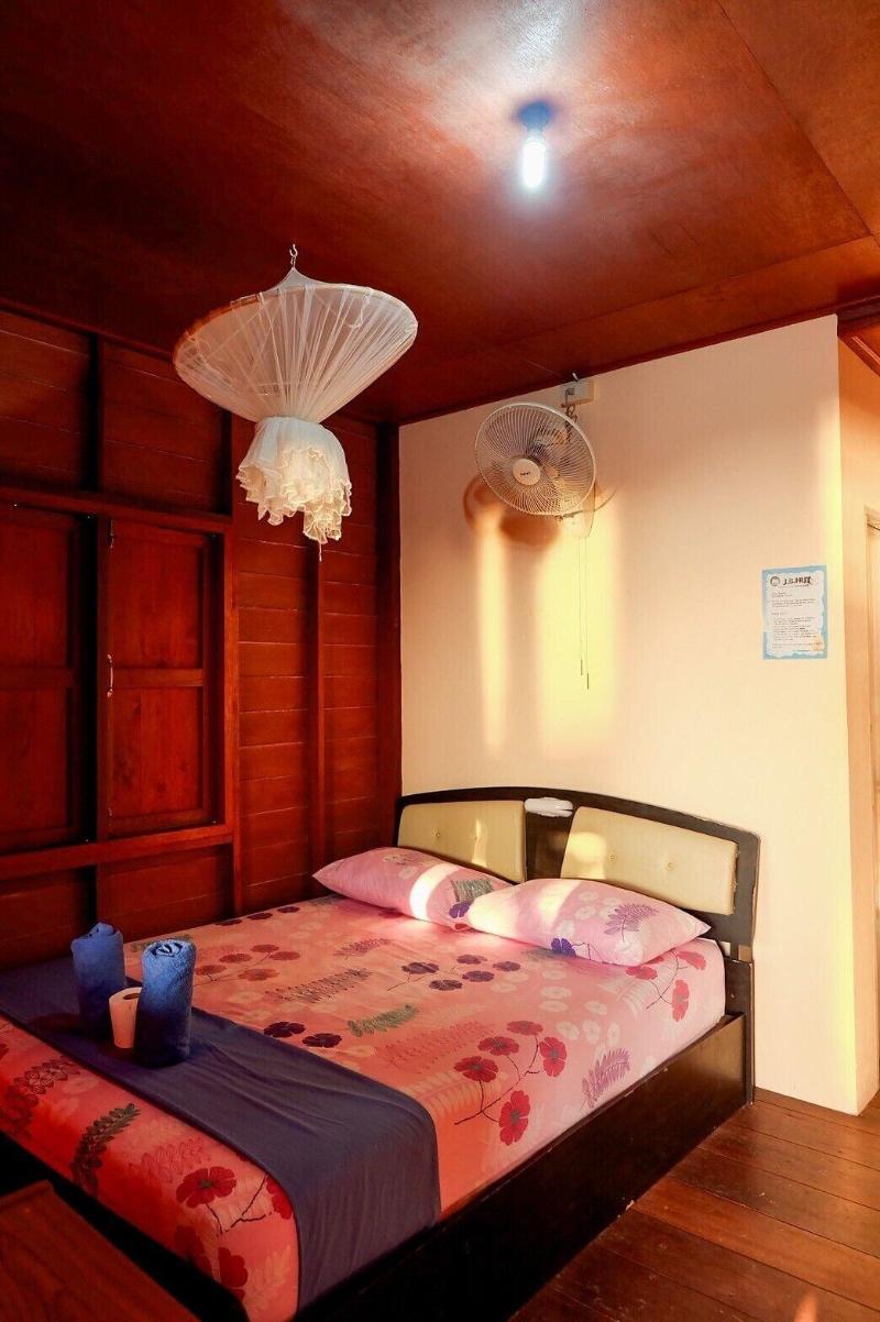 J B Hut Bungalow image