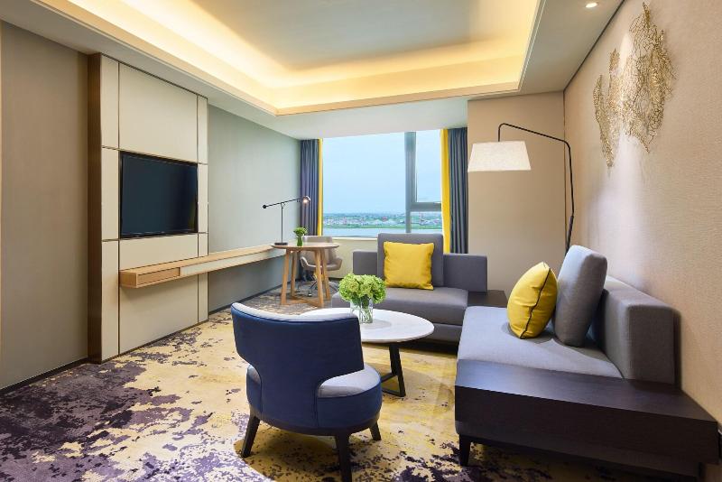 The Qube Hotel Shanghai Sanjiagang image