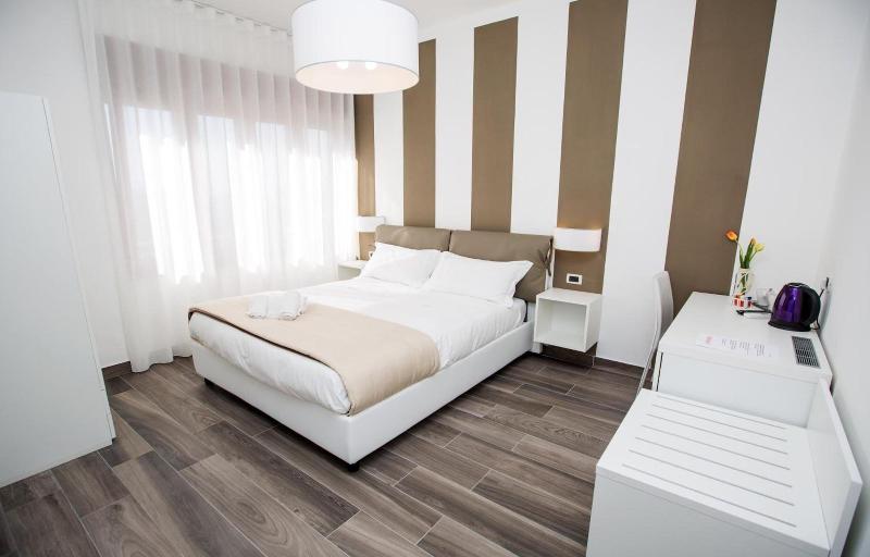 Sea Room Sorrento image