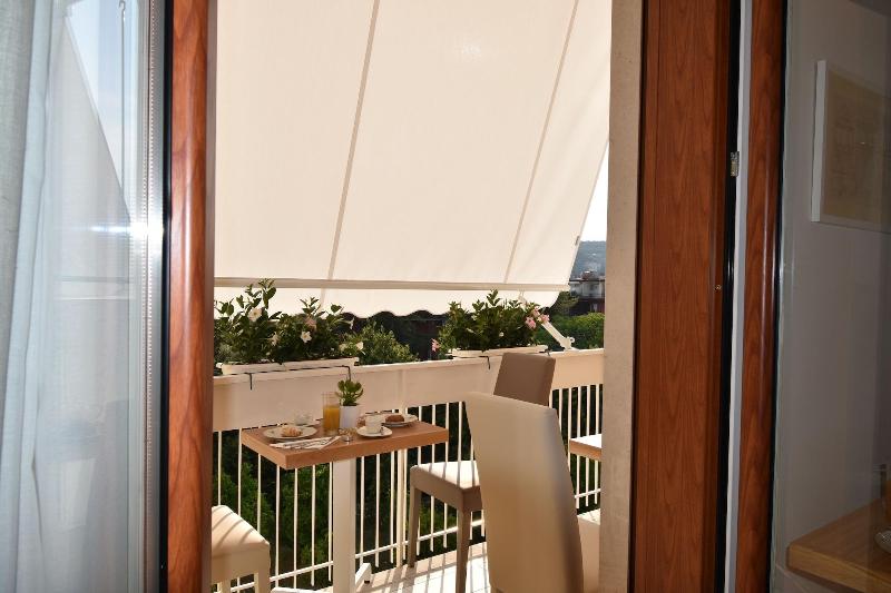 Melody Sorrento Suites image