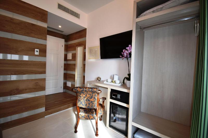 Melody Sorrento Suites image