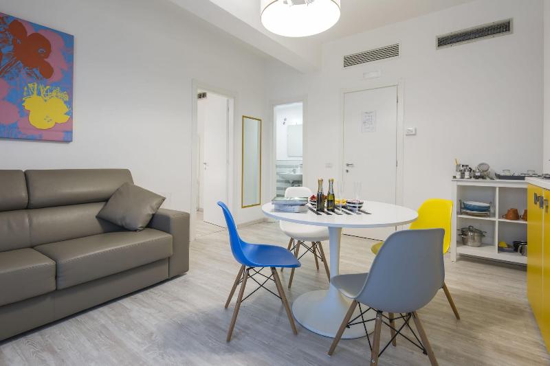Flower Suites Sorrento image