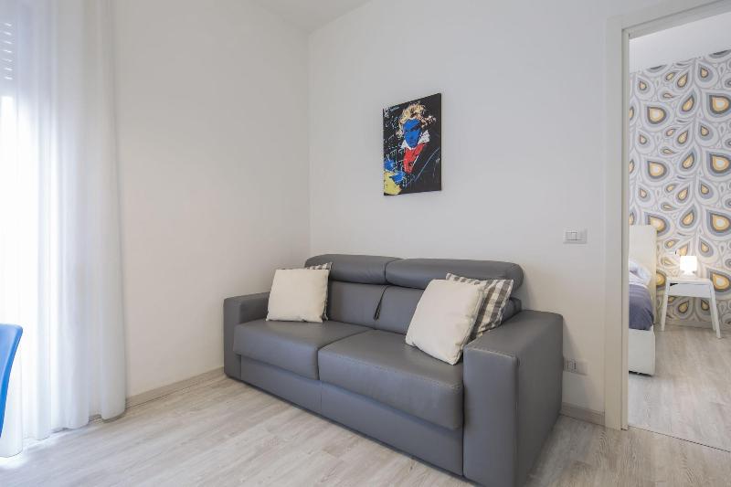 Flower Suites Sorrento image
