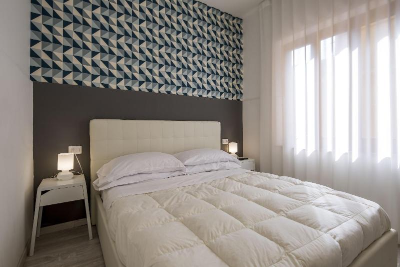 Flower Suites Sorrento image