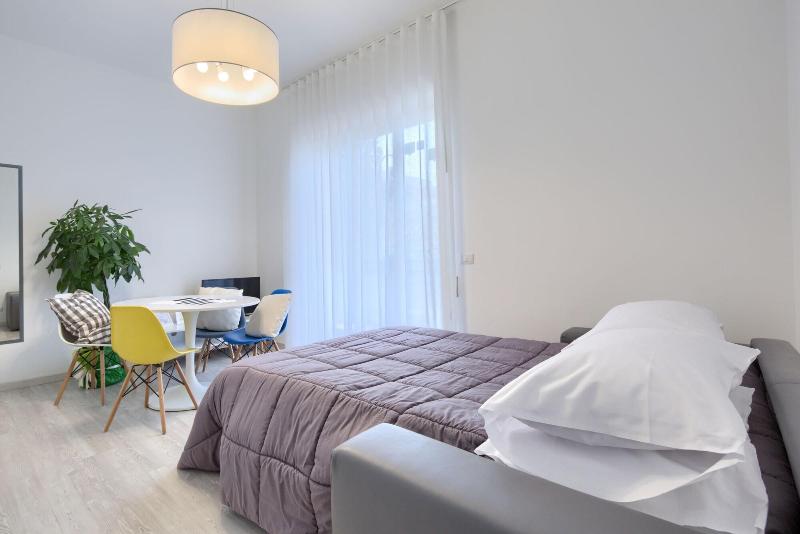 Flower Suites Sorrento image