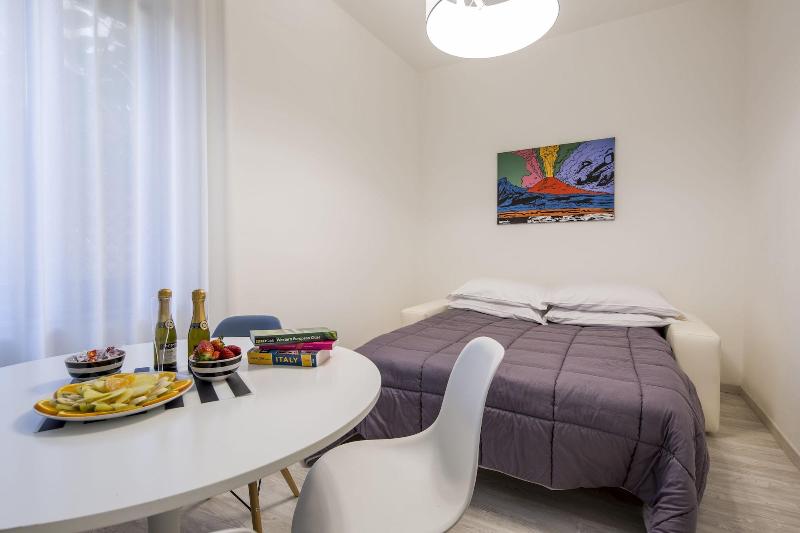 Flower Suites Sorrento image