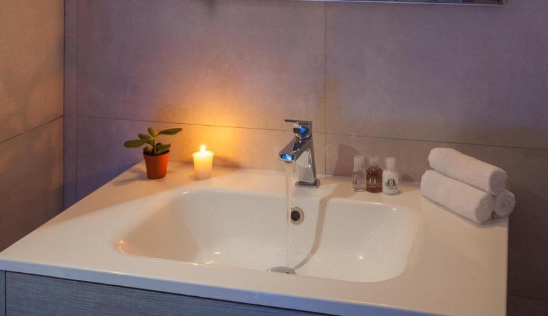 Ajana Rooms image