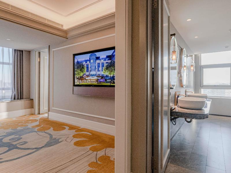 Mercure Hohhot Downtown image