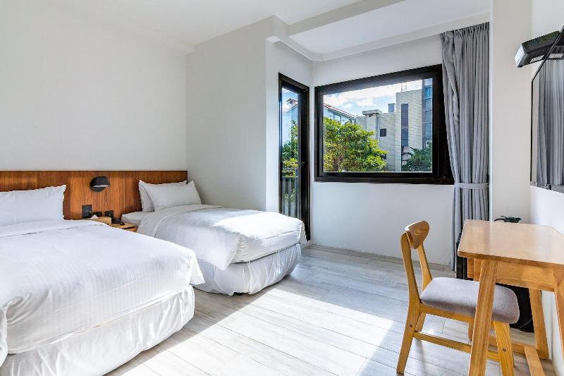 Kenting Seawall Inn 112 image