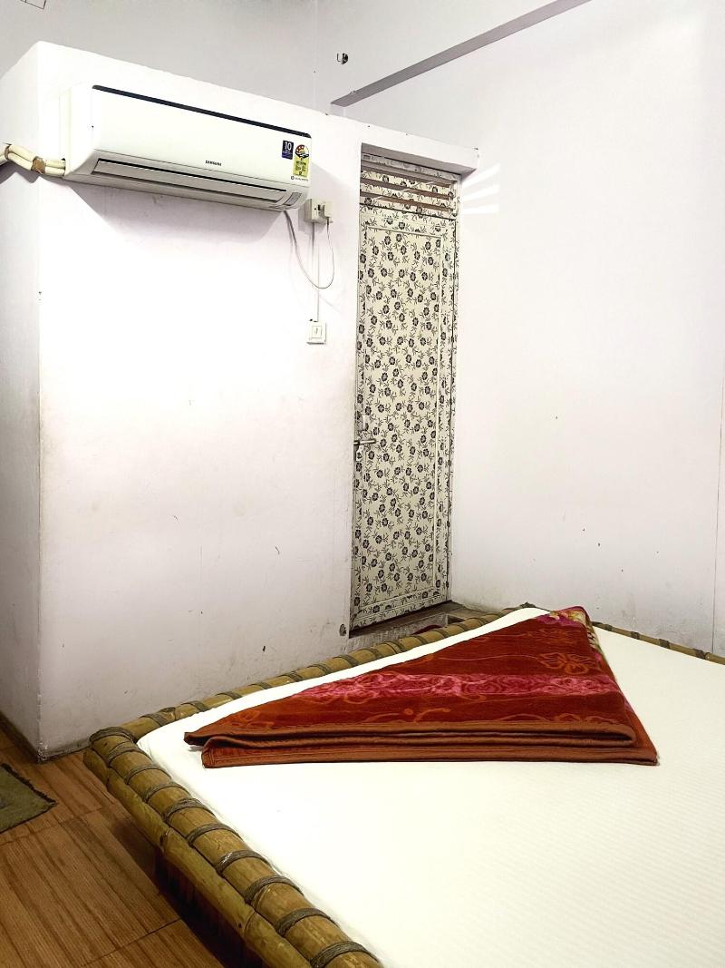 Shri Guest House image