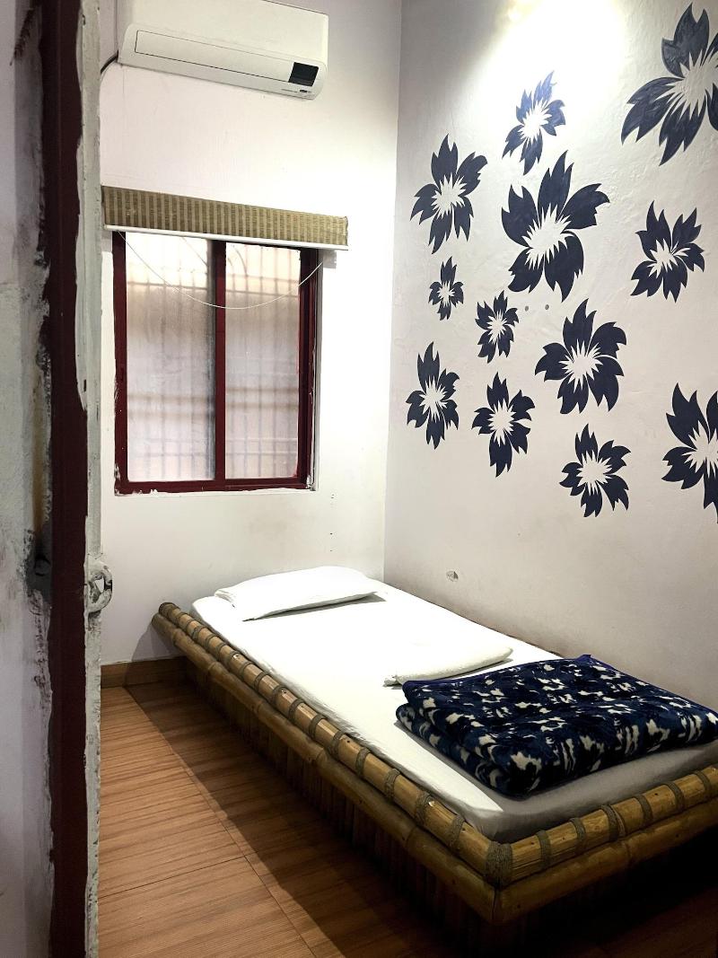 Shri Guest House image