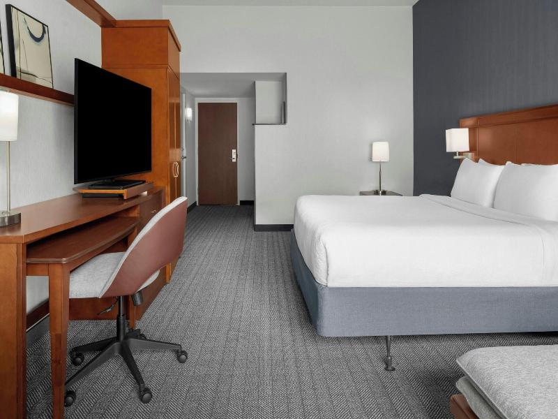 Courtyard By Marriott San Antonio Six Flags At The image