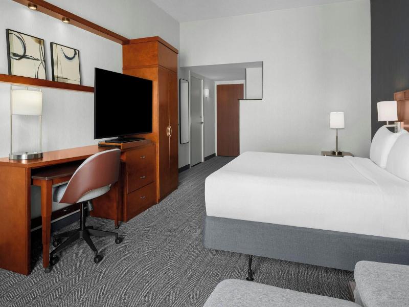 Courtyard By Marriott San Antonio Six Flags At The image