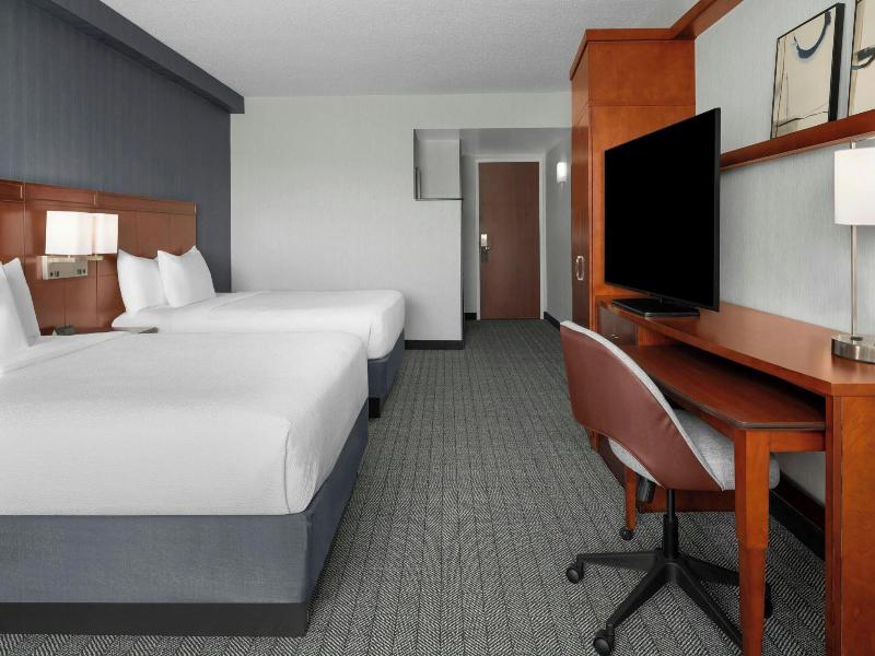 Courtyard By Marriott San Antonio Six Flags At The image