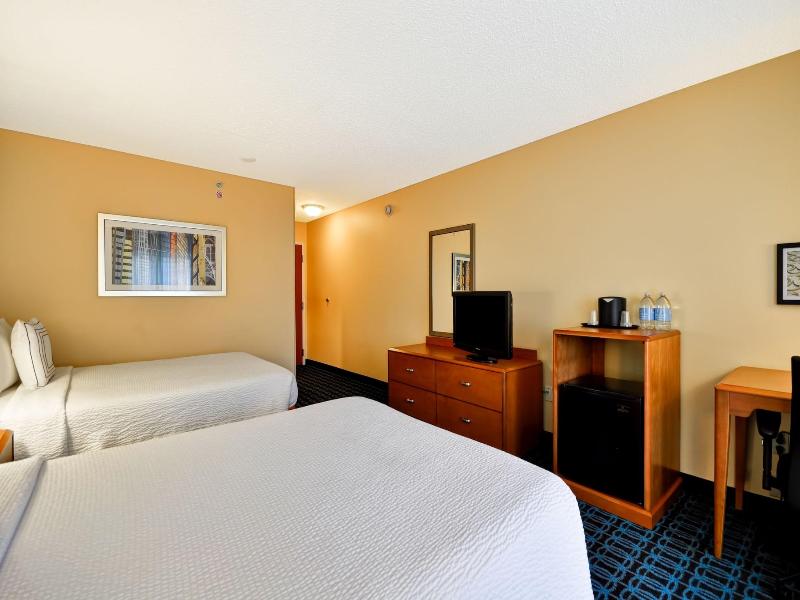 Fairfield Inn Suites Dallas Medical Market Center image