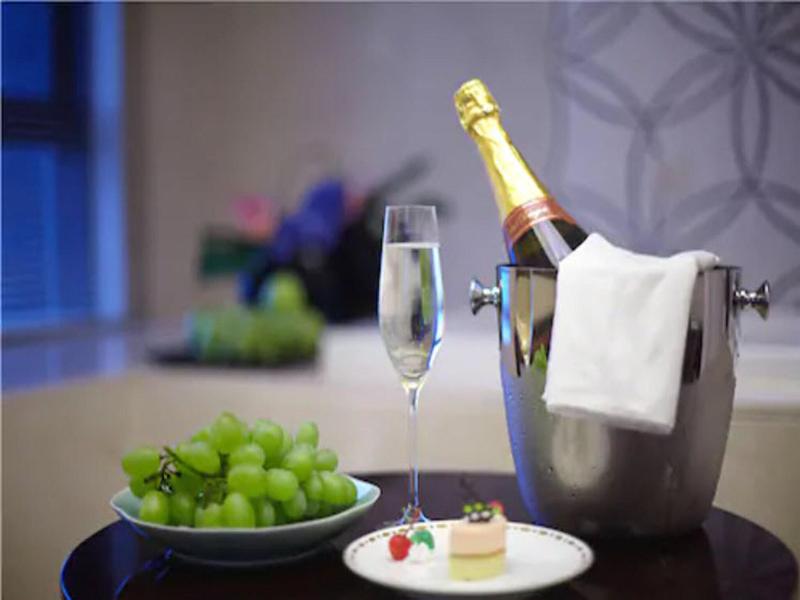 Grand New Century Hotel Hangzhou Sumtime image