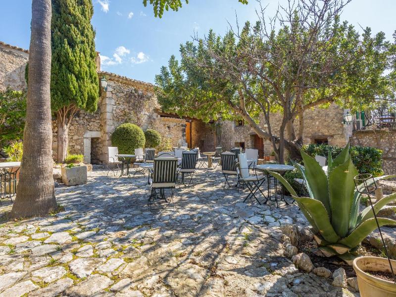 Finca Hotel Es Castell image