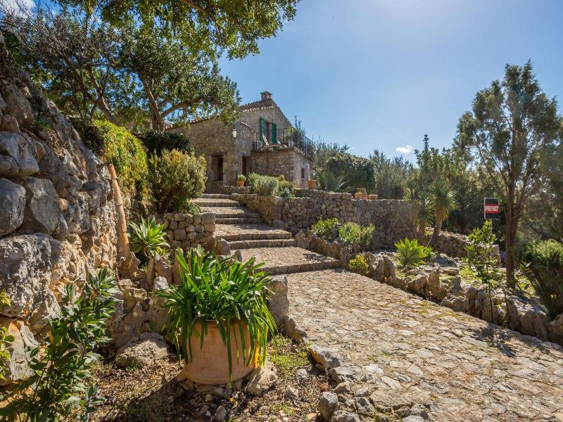 Finca Hotel Es Castell image