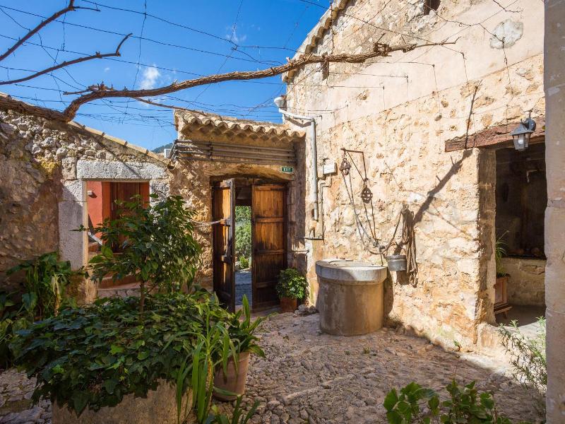 Finca Hotel Es Castell image