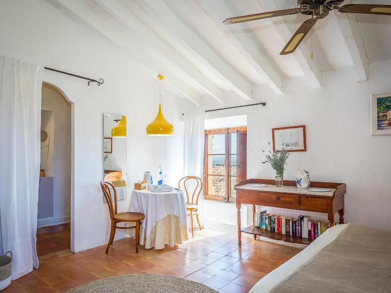 Finca Hotel Es Castell image