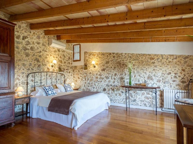 Finca Hotel Es Castell image