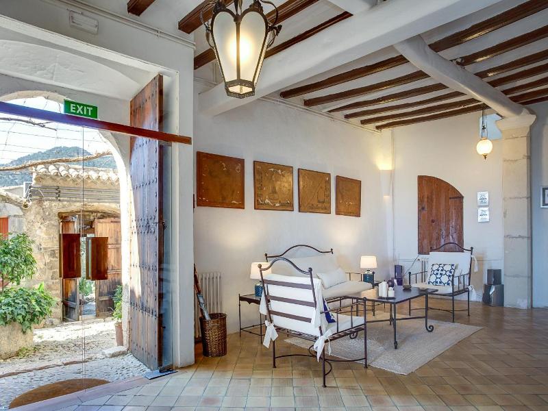 Finca Hotel Es Castell image