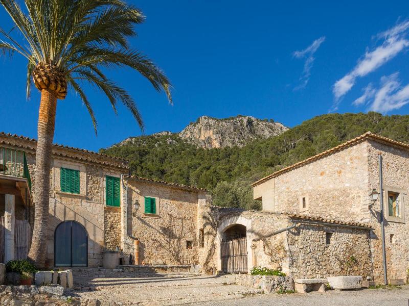 Finca Hotel Es Castell image