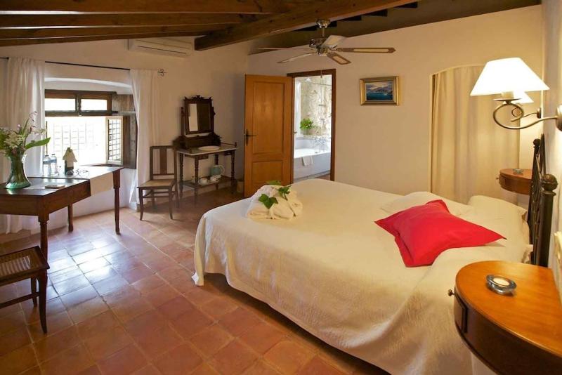 Finca Hotel Es Castell image