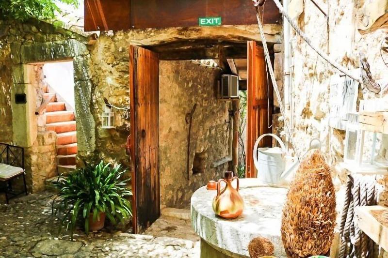 Finca Hotel Es Castell image