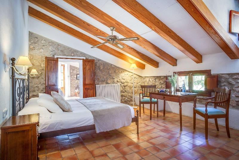 Finca Hotel Es Castell image