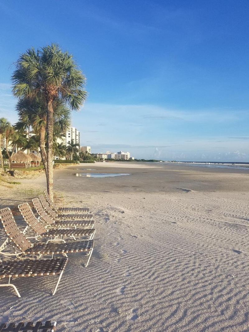 Carousel Inn On The Beach
