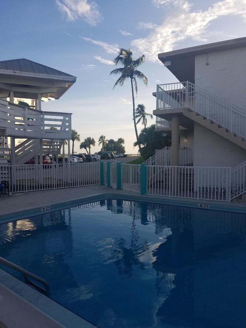 Carousel Inn On The Beach