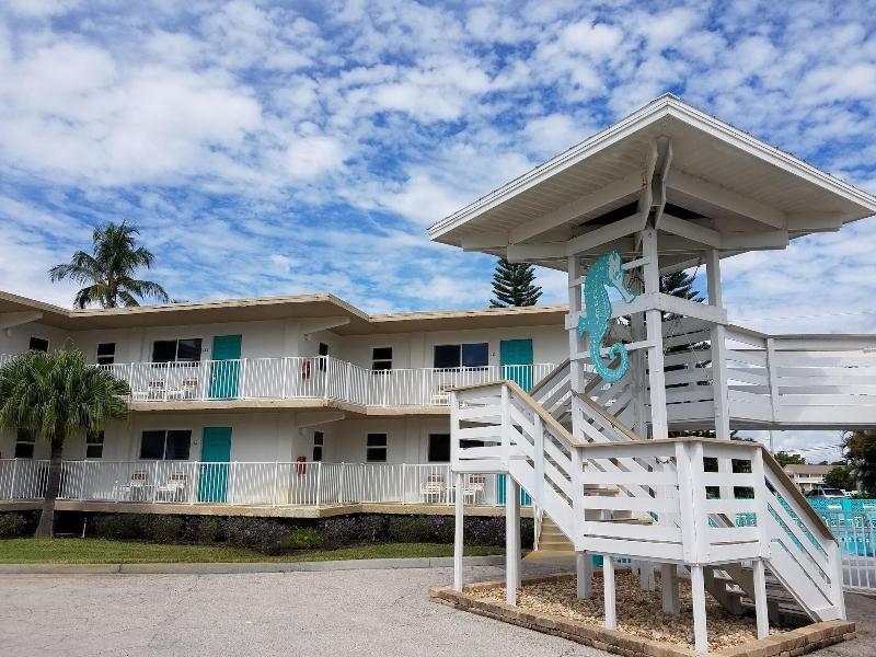 Carousel Inn On The Beach