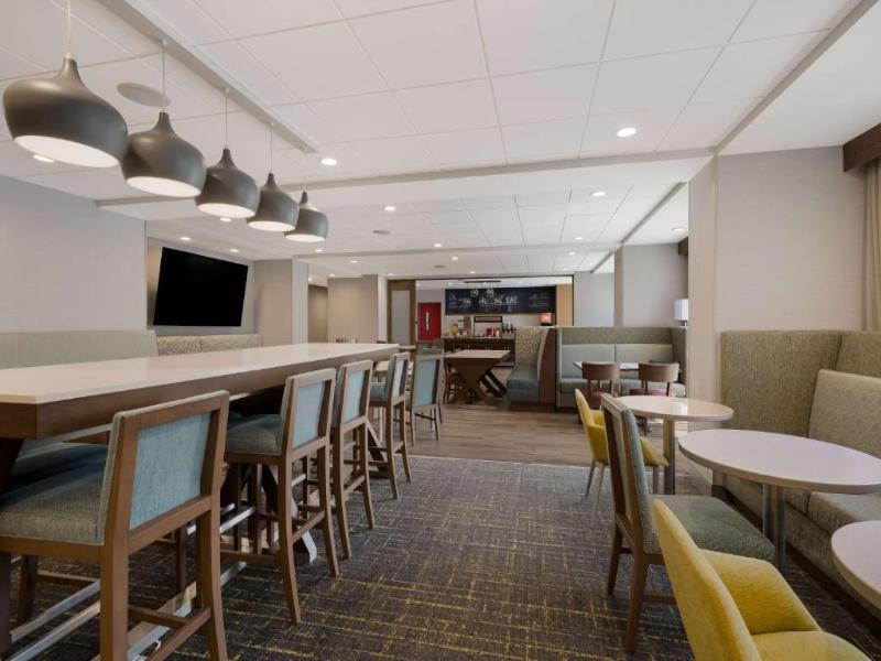 Hampton Inn by Hilton Detroit Southfield image