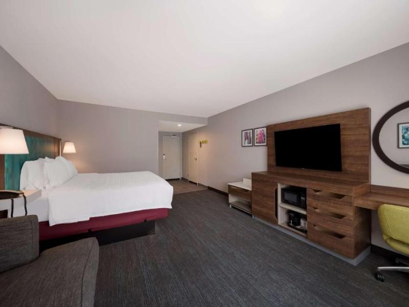 Hampton Inn by Hilton Detroit Southfield image
