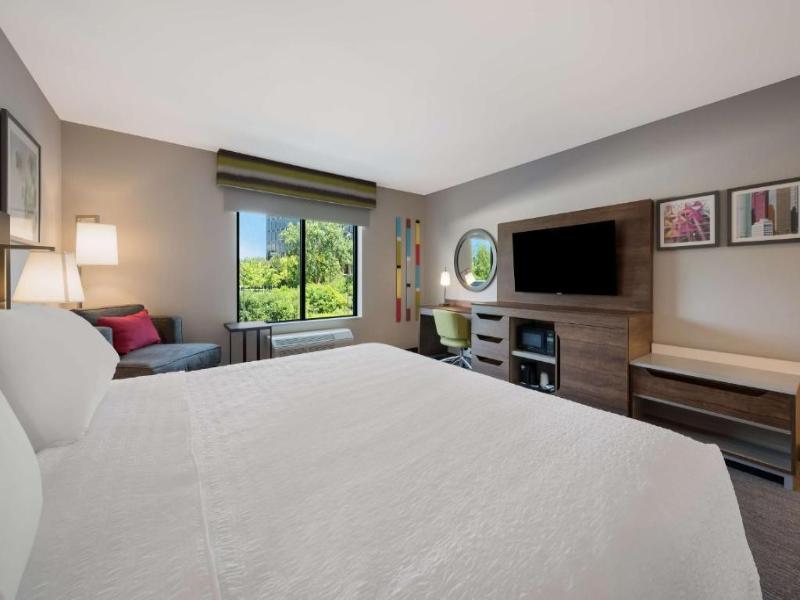 Hampton Inn by Hilton Detroit Southfield image