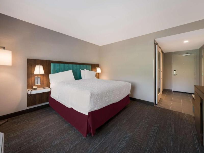 Hampton Inn by Hilton Detroit Southfield image