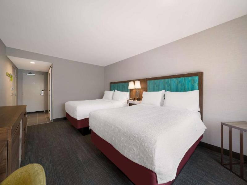 Hampton Inn by Hilton Detroit Southfield image