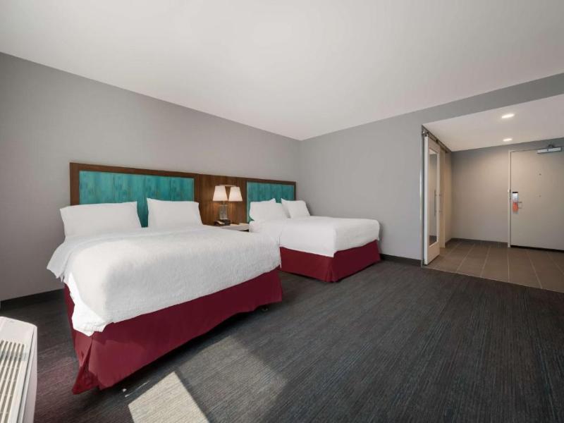 Hampton Inn by Hilton Detroit Southfield image