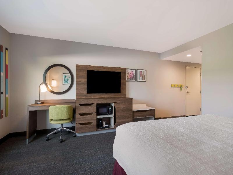 Hampton Inn by Hilton Detroit Southfield image