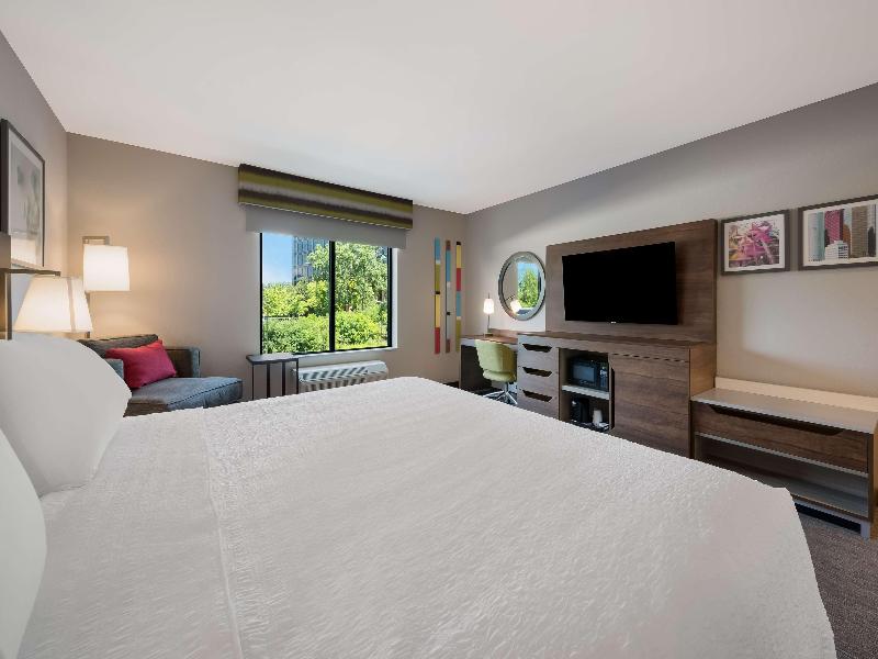 Hampton Inn by Hilton Detroit Southfield image
