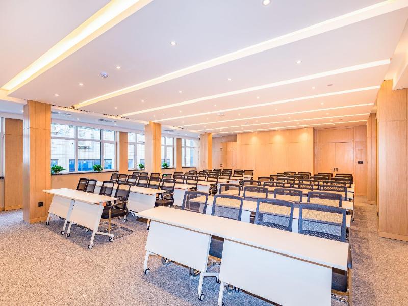 Atour Hotel (Weihai City Hall) image