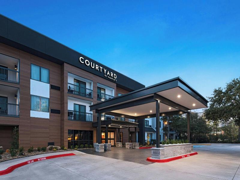 Courtyard Houston The Woodlands image