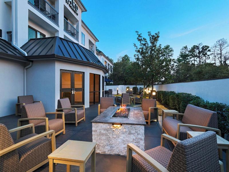 Courtyard Houston The Woodlands image